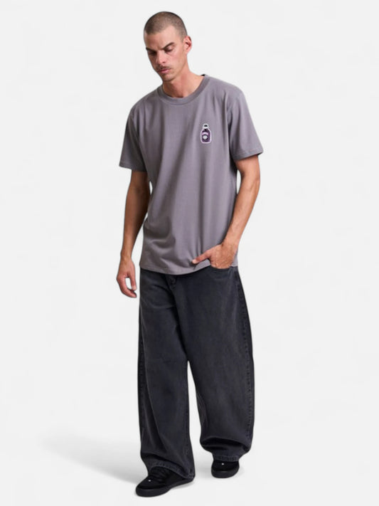 Remera Circa Against Gris