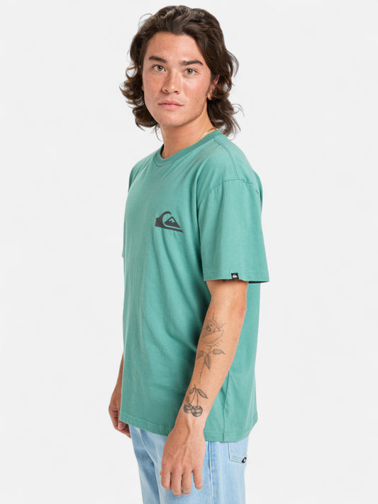 Remera Quiksilver Ev Mini Logo Verde