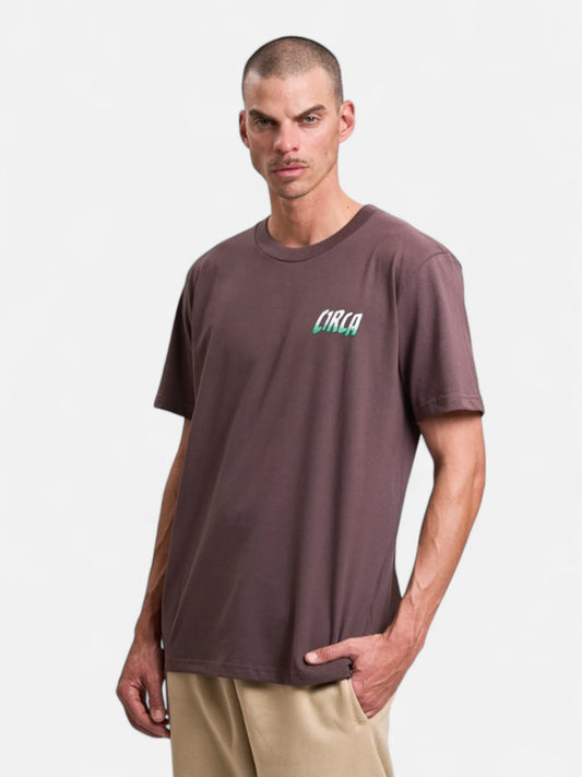 Remera Circa Resistance Marron