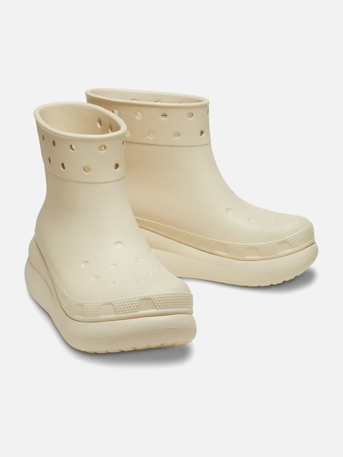Crocs Classic Crush Rain Boot Bone — par en angulo