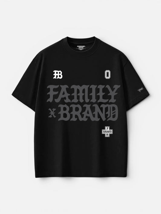Remera Familyarg x Brand & Co Court Negro
