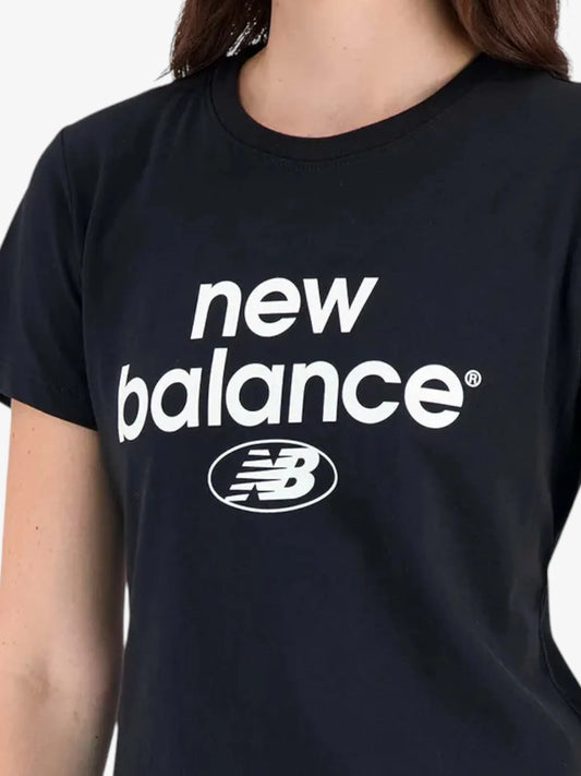 Remera New Balance Essentials Reimagined Mujer Negro