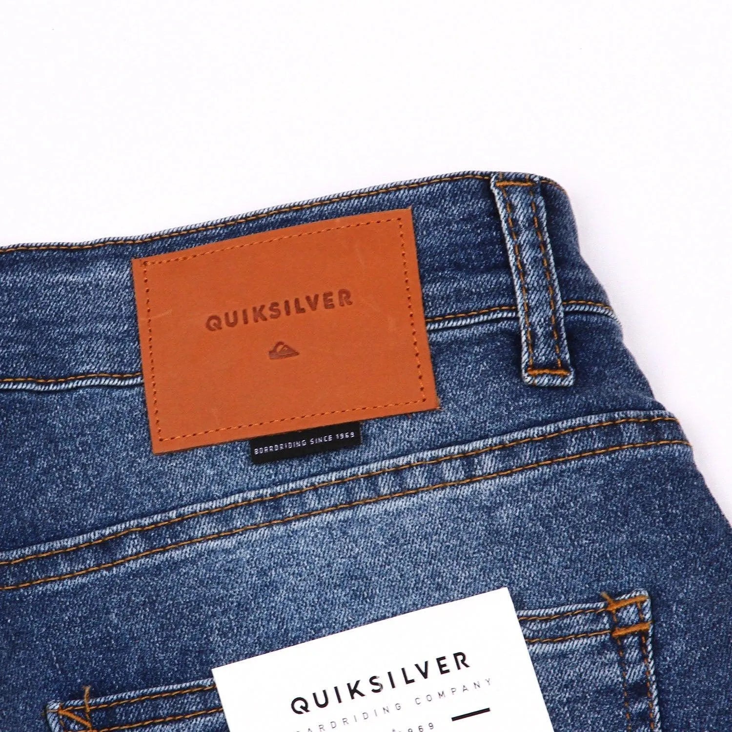 Bermuda Quiksilver Slim Basic Blue Azul Claro - Indy