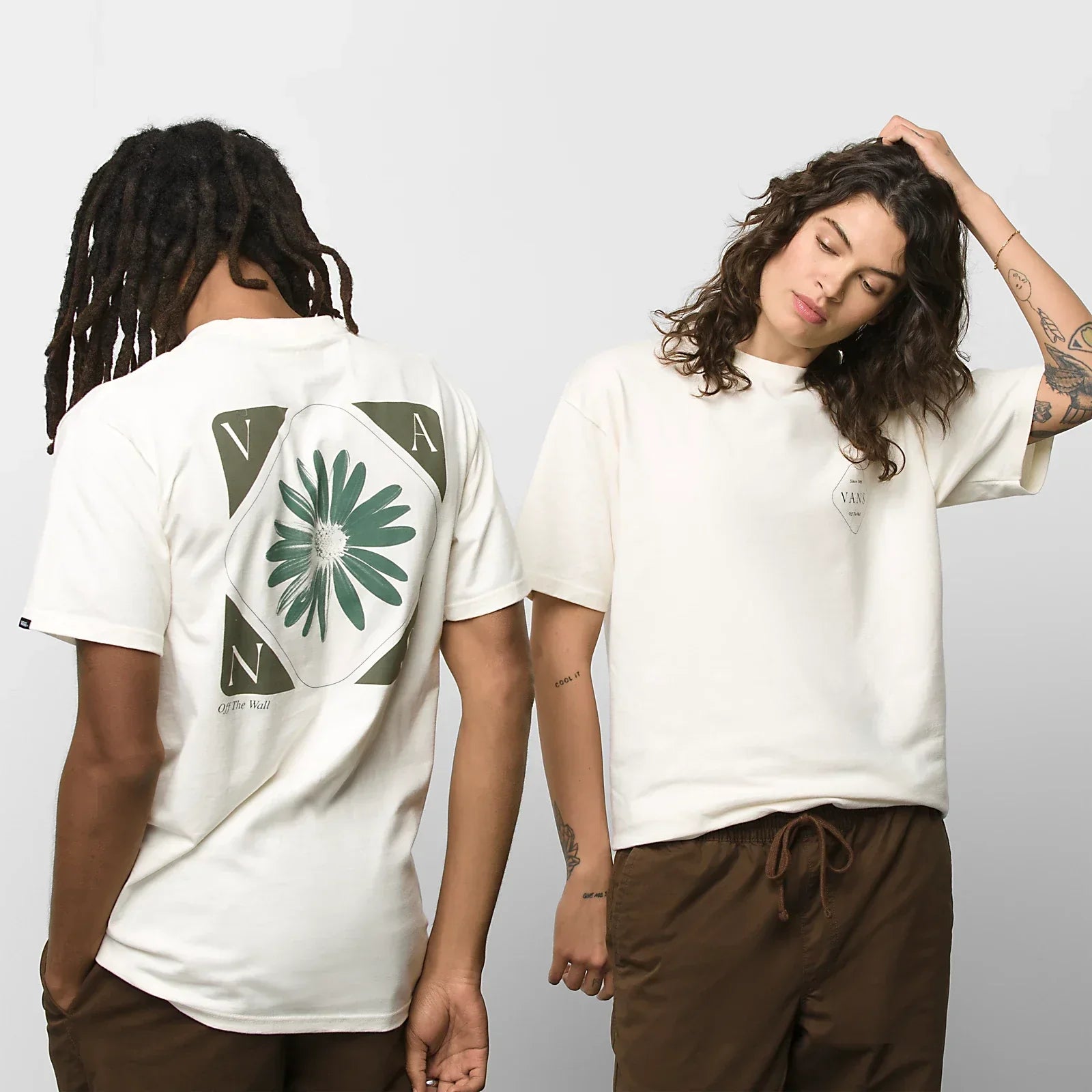 Remera Vans Speckled Daisy Ss Crudo - Indy