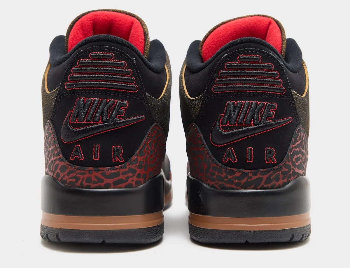 Talón del Air Jordan 3 Not Nice con branding Nike Air bordado en rojo y elephant print rojo y negro