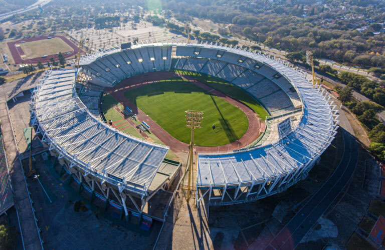Vista aérea del estadio Mario Alberto Kempes, en Córdoba, donde Instituto recibe a Boca (foto de archivo: Municipalidad de Córdoba, Wikimedia Commons, CC BY 2.5 AR)